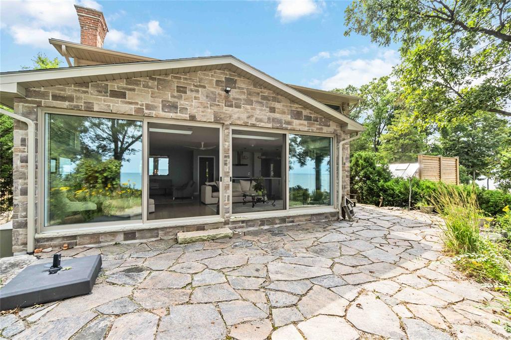 620 BEACH Lane, Sarnia, Ontario, Canada