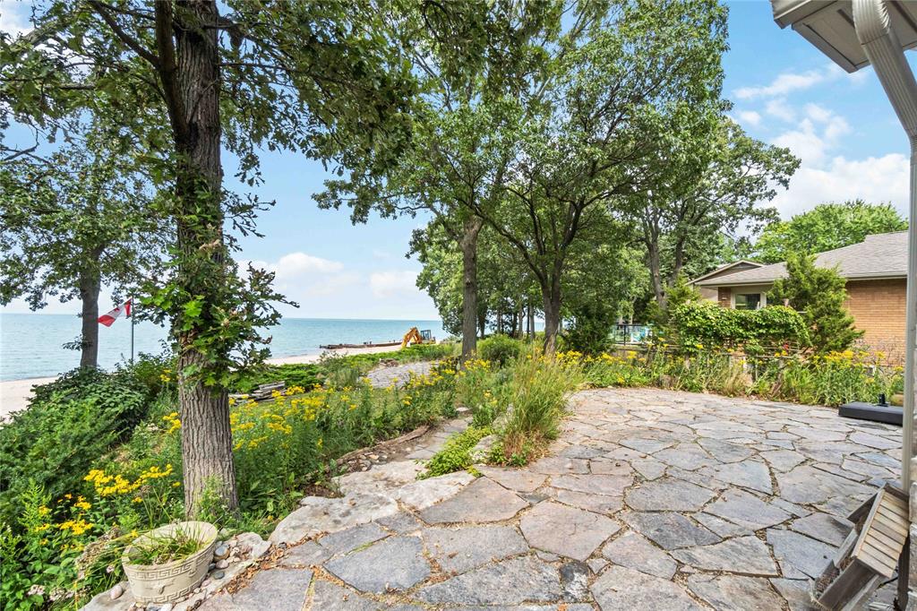 620 BEACH Lane, Sarnia, Ontario, Canada