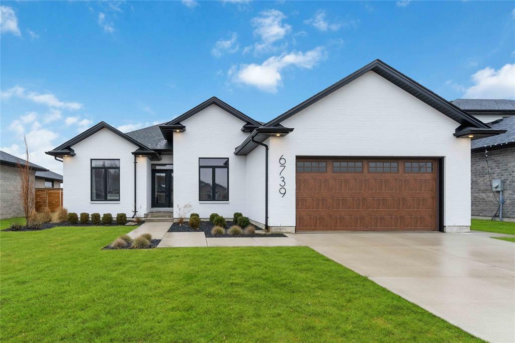 6739 Griffin Drive, Plympton-wyoming Ontario, Canada