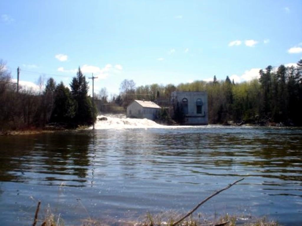 692 Highway 594, Eagle River, Ontario, Canada