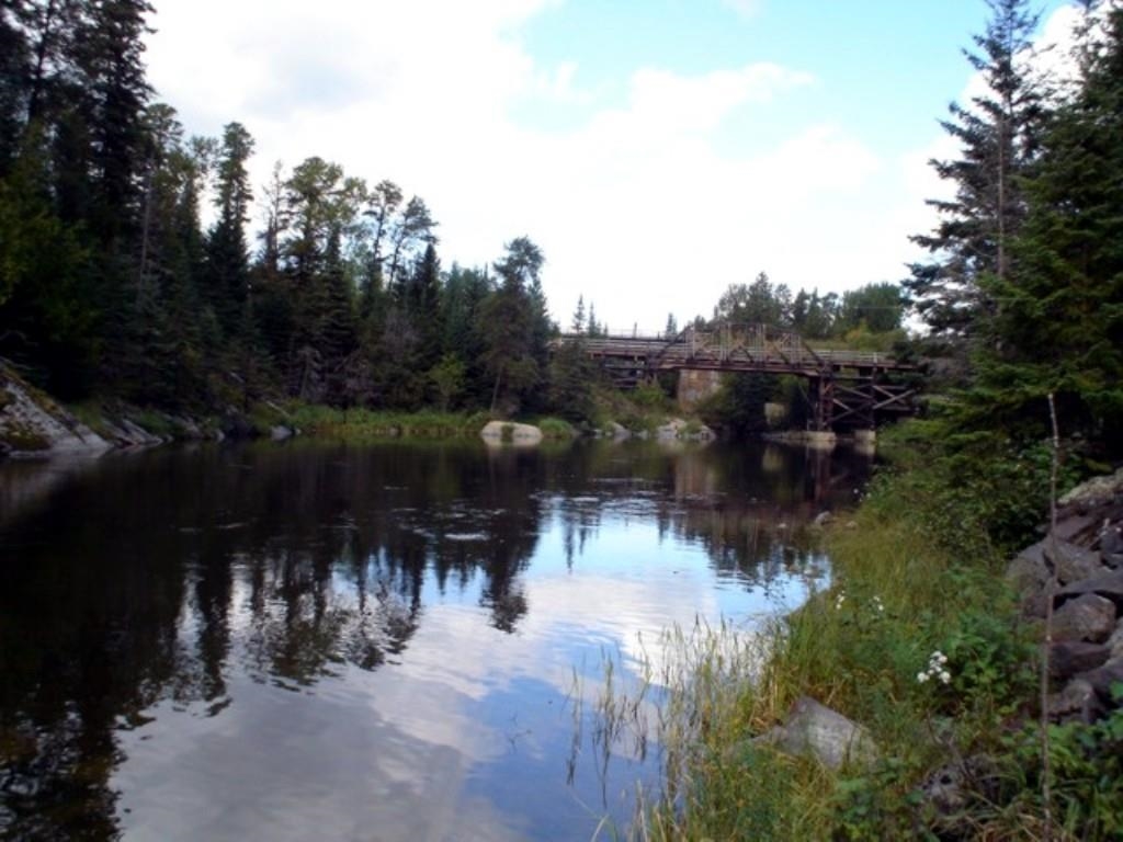 692 Highway 594, Eagle River, Ontario, Canada