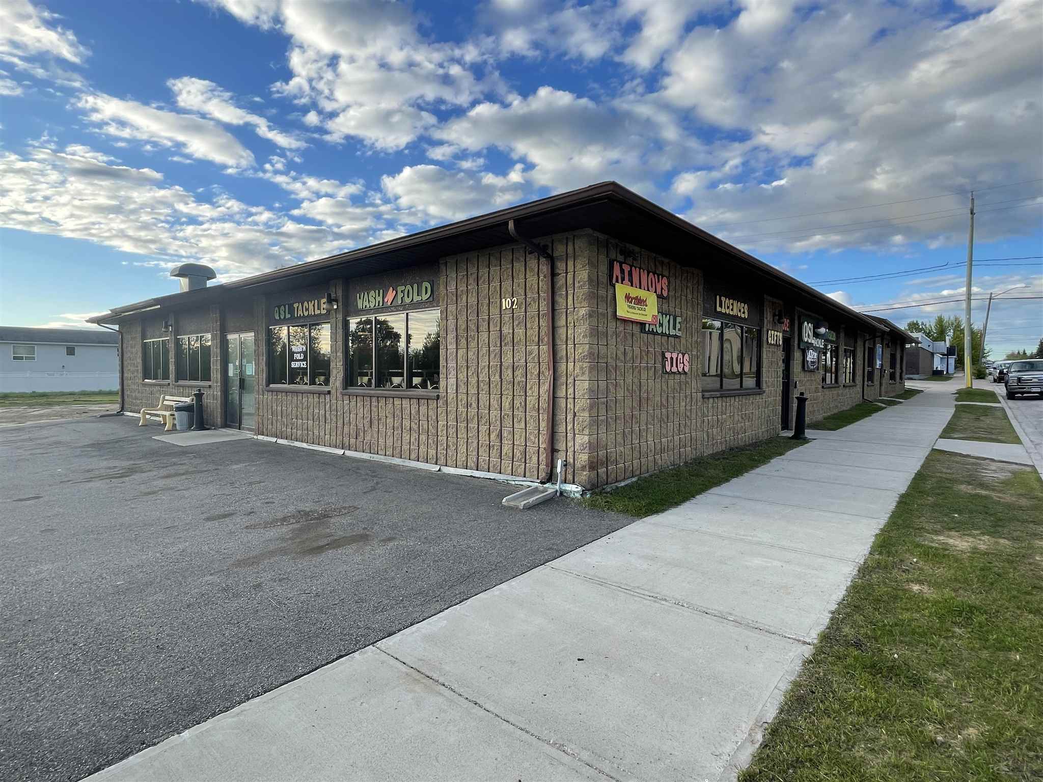 102 Queen Street, Dryden, Ontario, Canada
