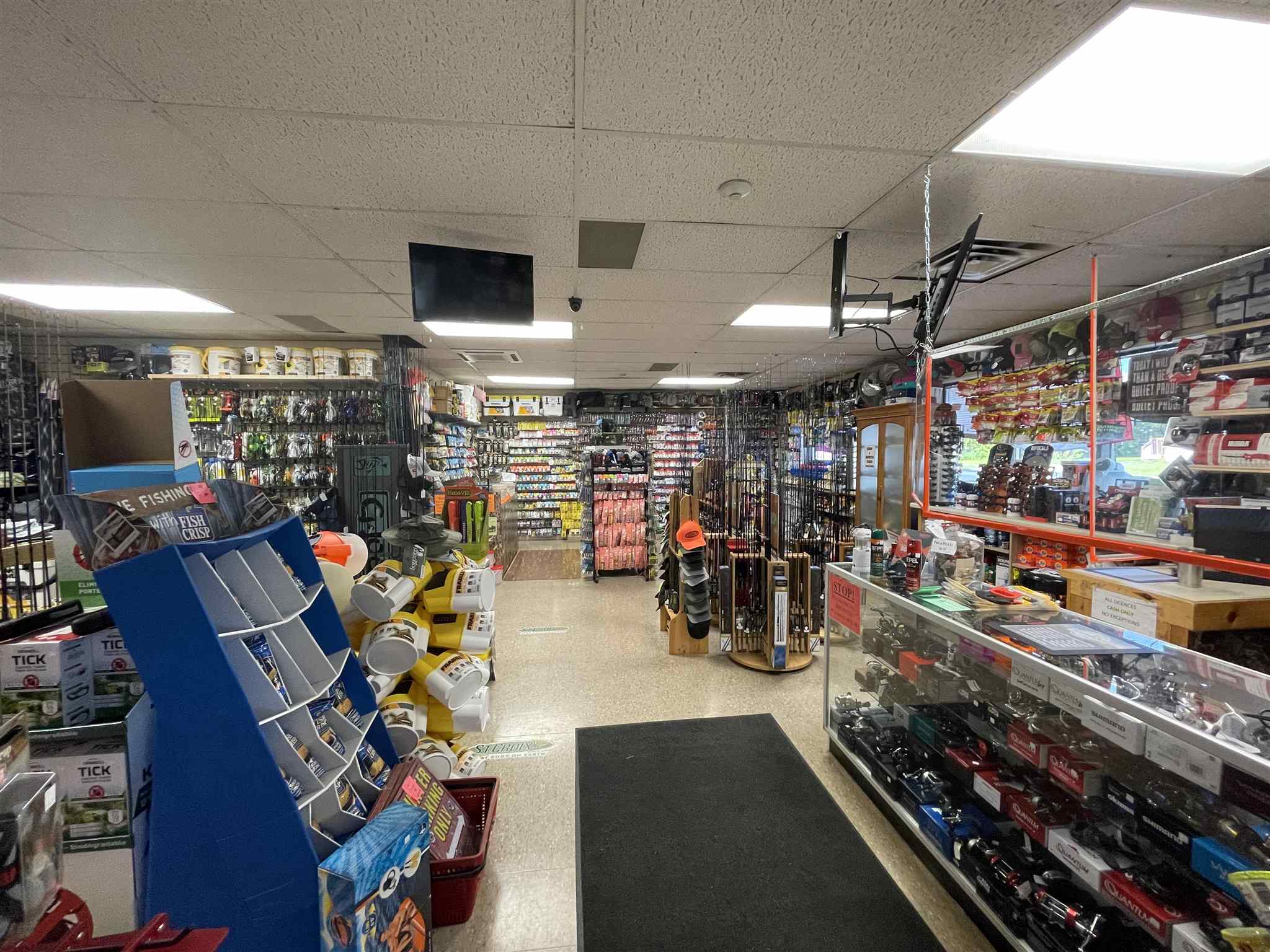 102 Queen Street, Dryden, Ontario, Canada