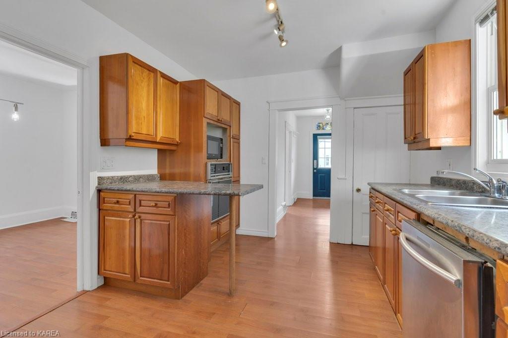 22 SMITH Street, Kingston, Ontario, Canada