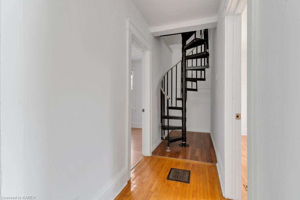22 SMITH Street, Kingston, Ontario, Canada