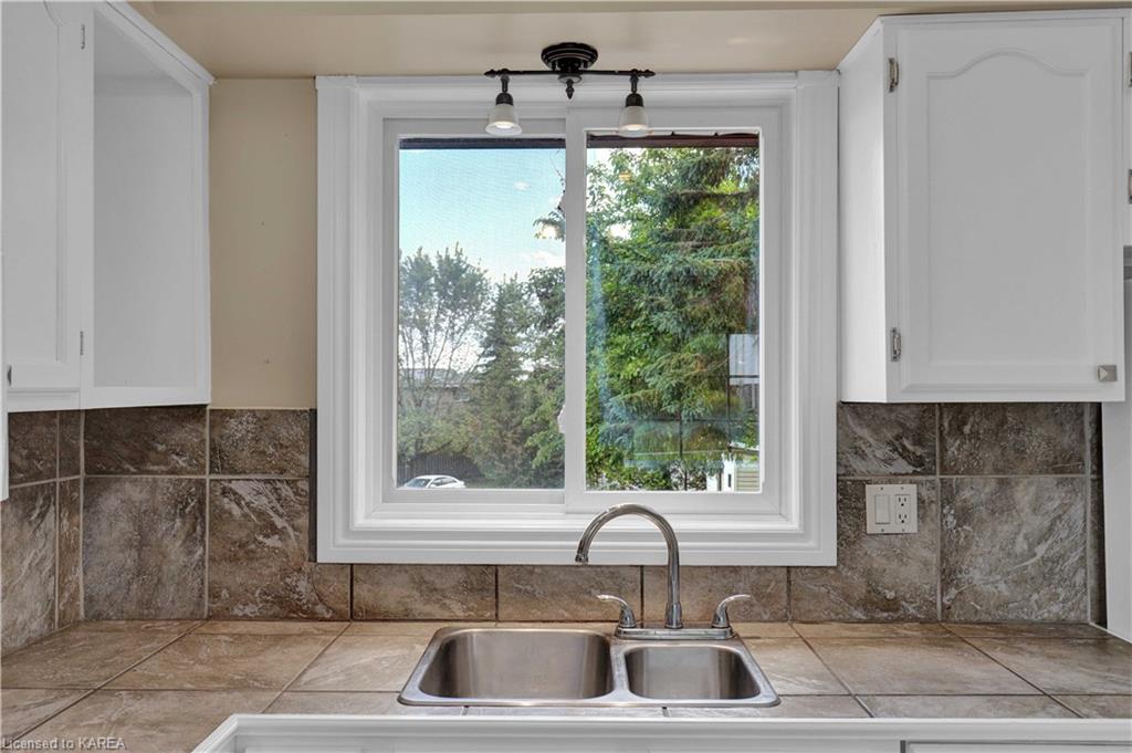 807 ROBSON Place, Kingston, Ontario, Canada