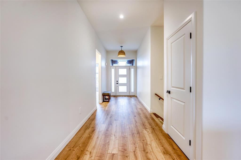 6747 SHAKER Lane, Plympton-Wyoming, Ontario, Canada