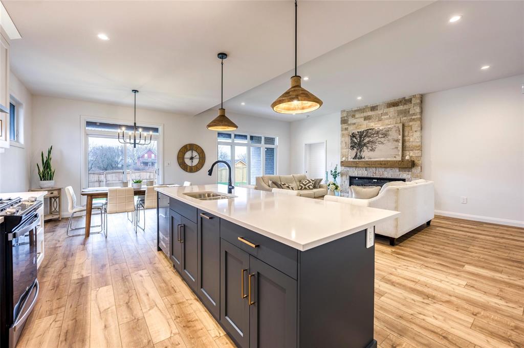 6747 SHAKER Lane, Plympton-Wyoming, Ontario, Canada