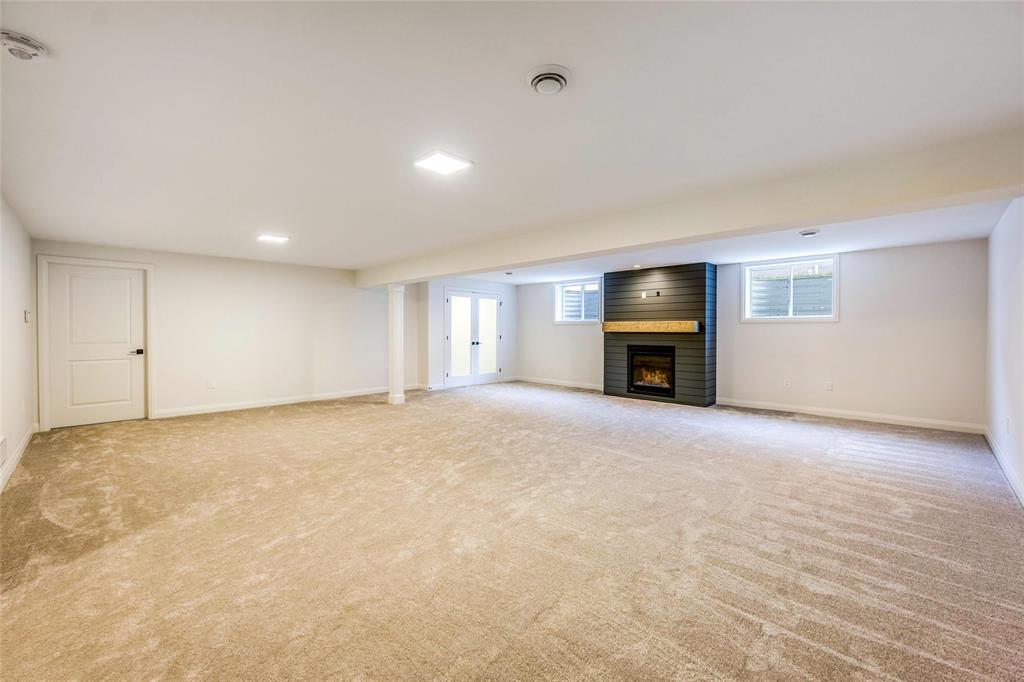 6747 SHAKER Lane, Plympton-Wyoming, Ontario, Canada