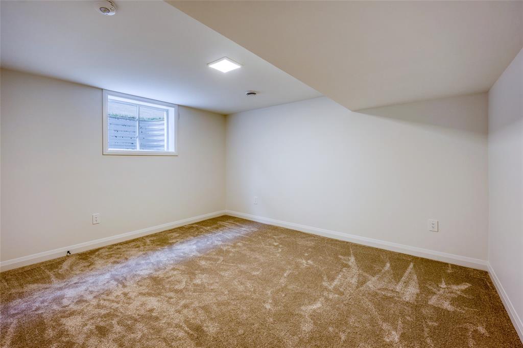 6747 SHAKER Lane, Plympton-Wyoming, Ontario, Canada