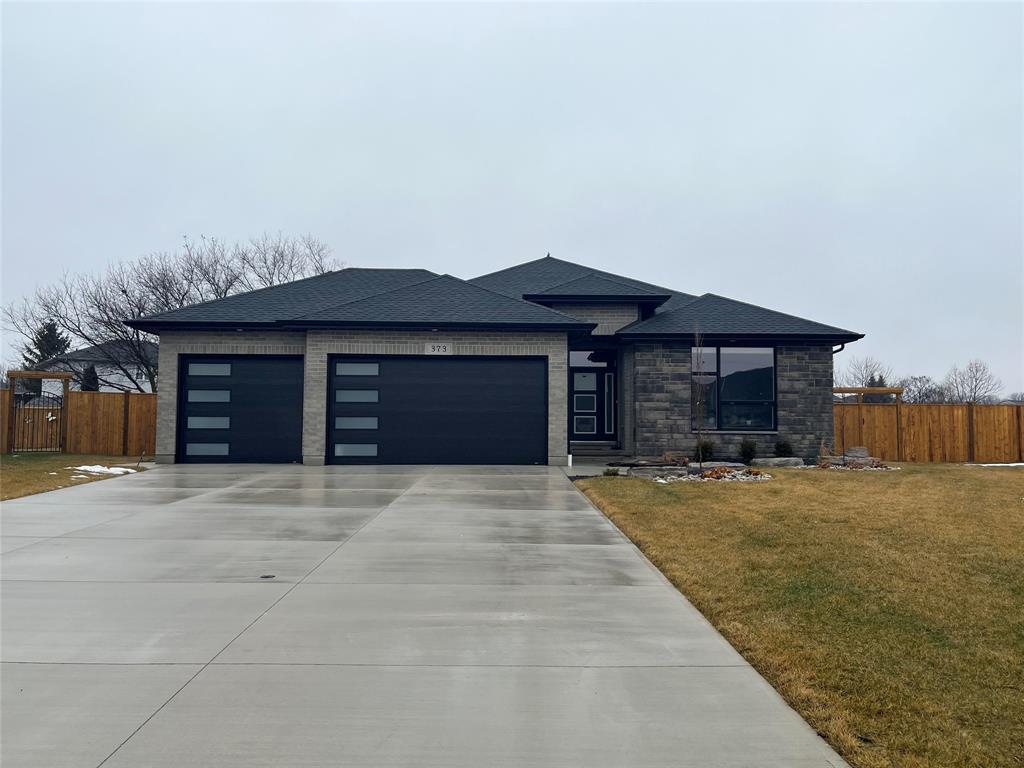 6743 SHAKER Lane, Plympton-Wyoming, Ontario, Canada