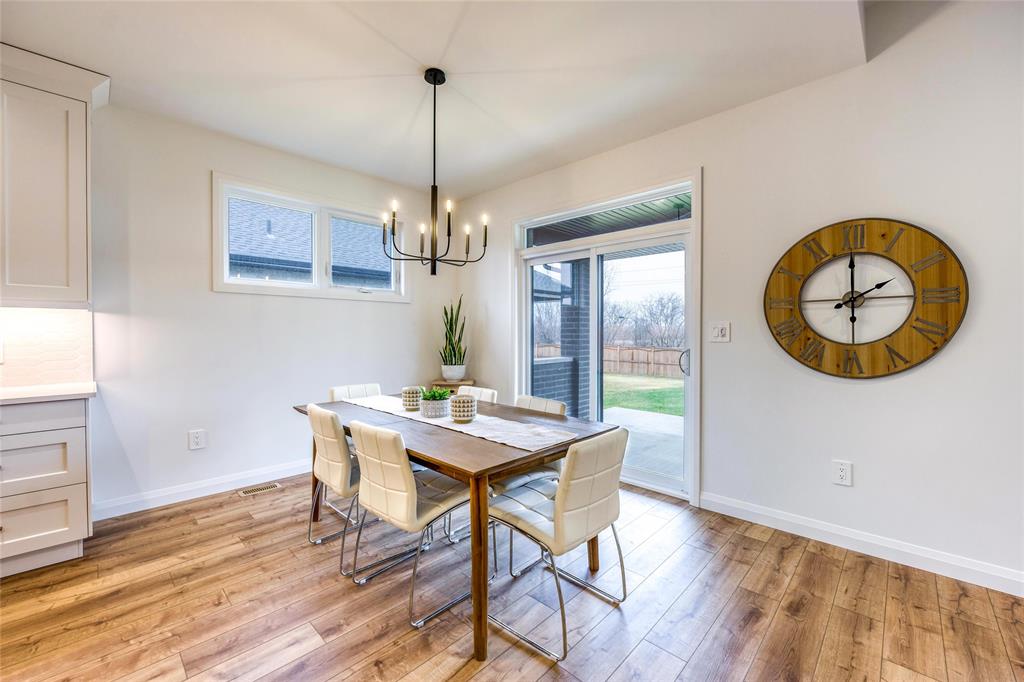 6743 SHAKER Lane, Plympton-Wyoming, Ontario, Canada