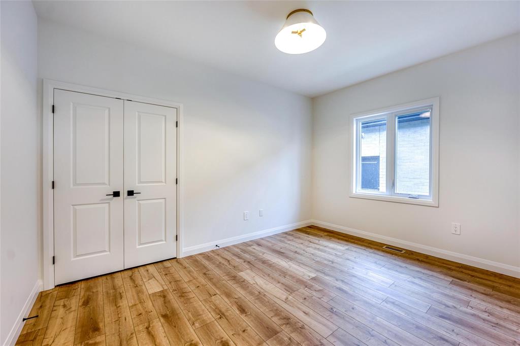 6743 SHAKER Lane, Plympton-Wyoming, Ontario, Canada