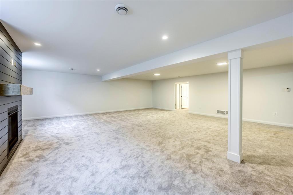 6743 SHAKER Lane, Plympton-Wyoming, Ontario, Canada