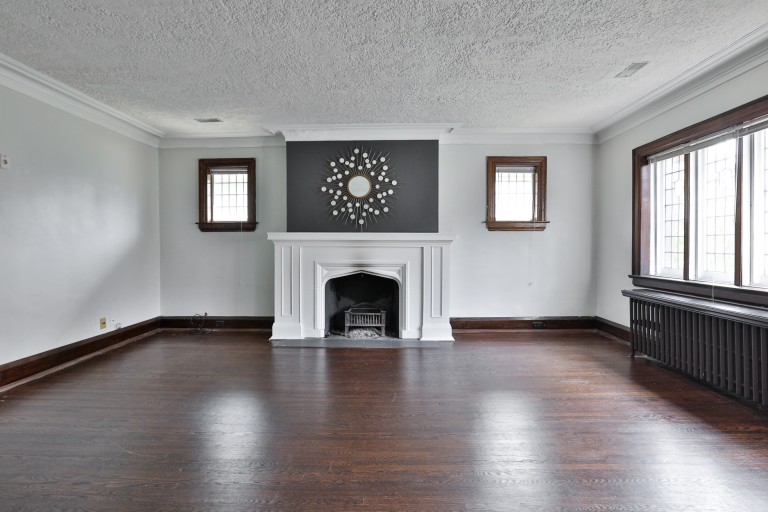 40 Kilbarry Rd, Unit 2, Toronto, Ontario, Canada
