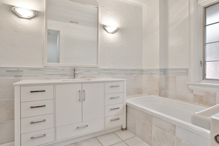 40 Kilbarry Rd, Unit 2, Toronto, Ontario, Canada