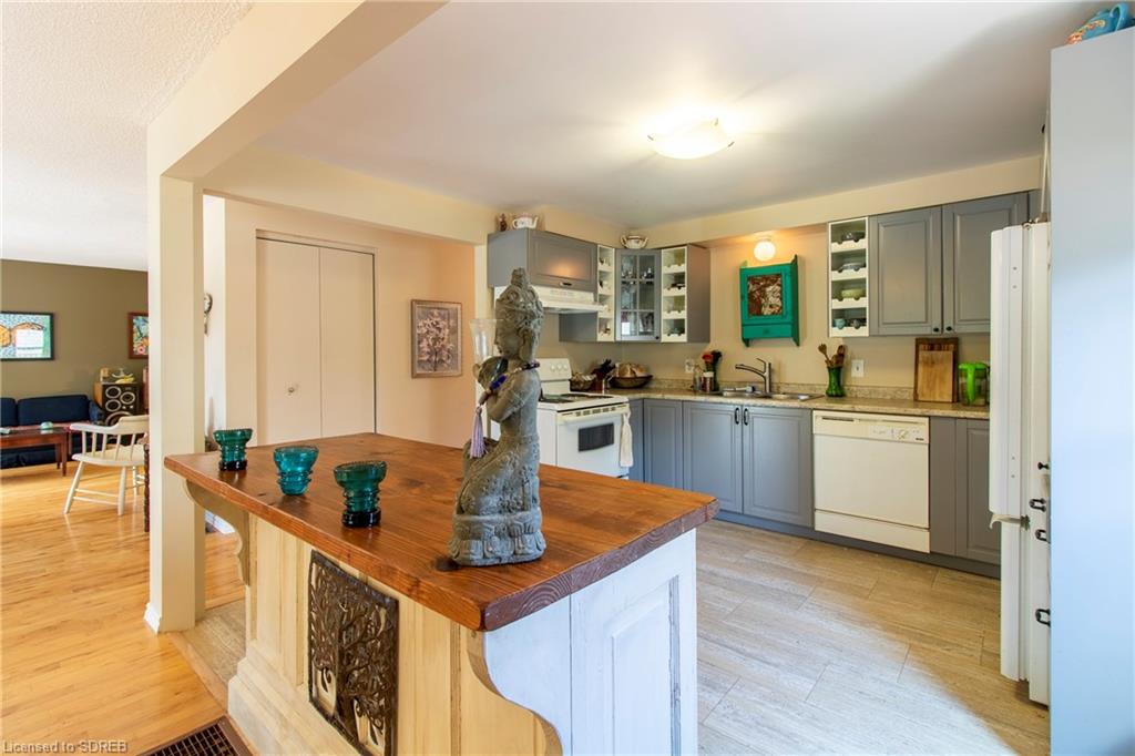 30 AARON Drive, Port Dover, Ontario, Canada