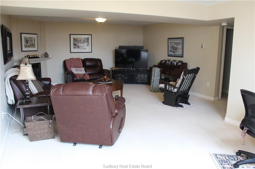 3965 MACMILLAN Drive, Val Caron, Ontario, Canada