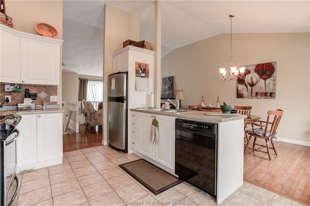 3965 MACMILLAN Drive, Val Caron, Ontario, Canada