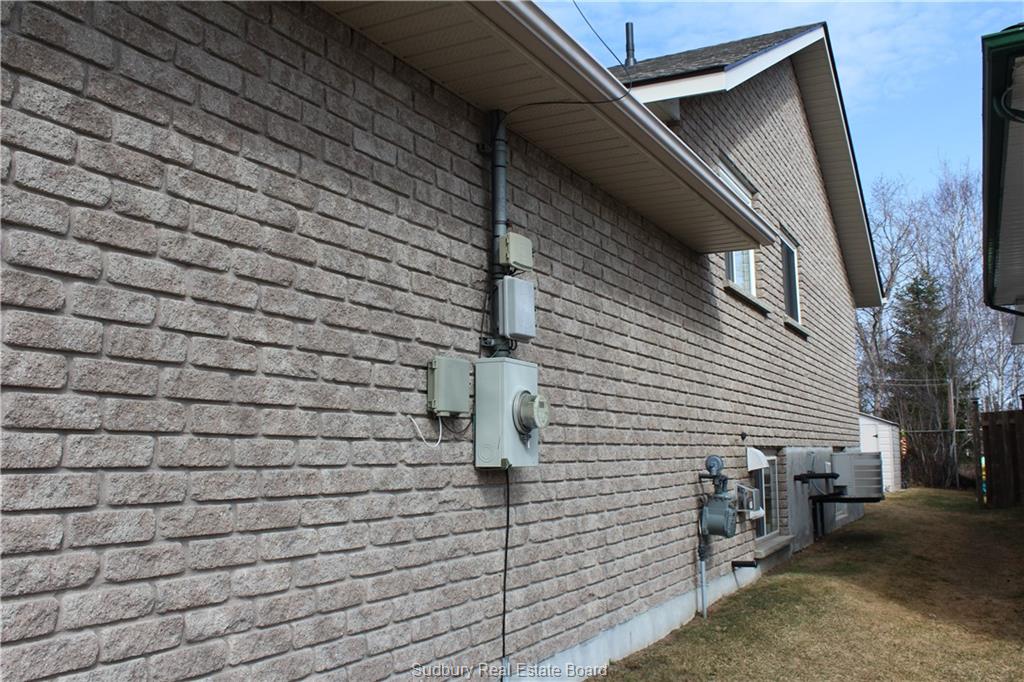 3965 MACMILLAN Drive, Val Caron, Ontario, Canada
