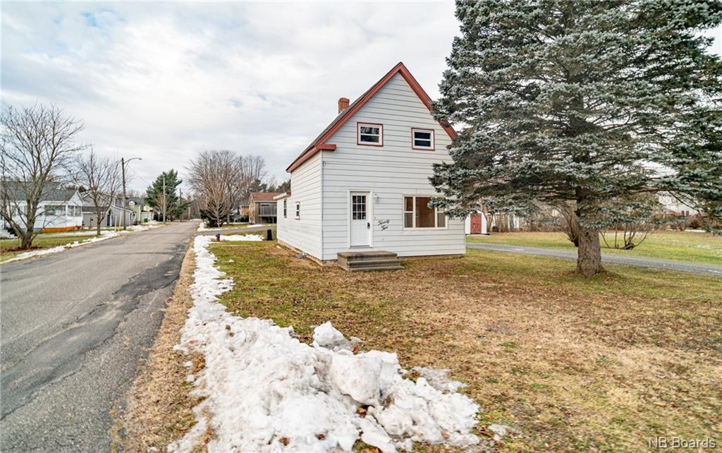 22 Eatman Avenue, Fredericton New Brunswick, Canada