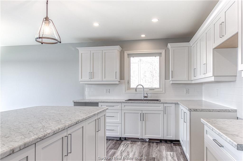 2363 VERMILLION LAKE Road, Chelmsford Ontario, Canada
