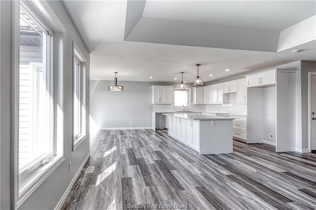 2363 VERMILLION LAKE Road, Chelmsford Ontario, Canada