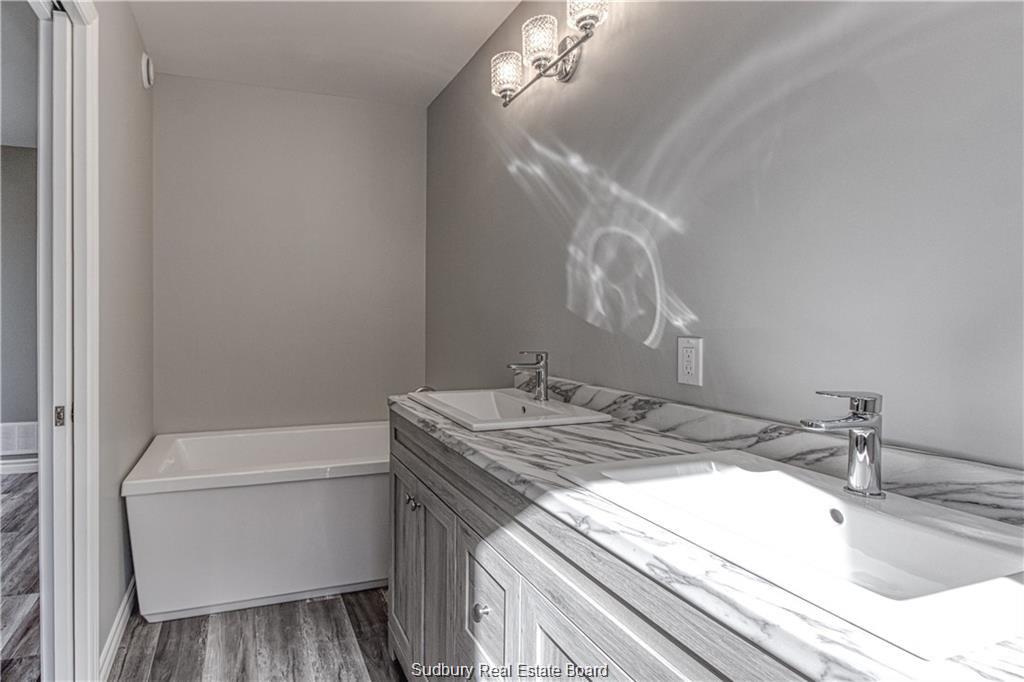 2363 VERMILLION LAKE Road, Chelmsford Ontario, Canada