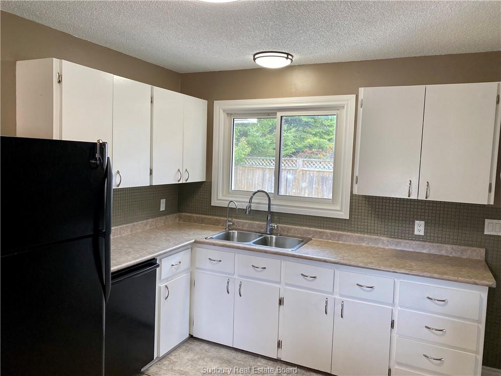 2098 BERTHIAUME Street, Chelmsford Ontario, Canada