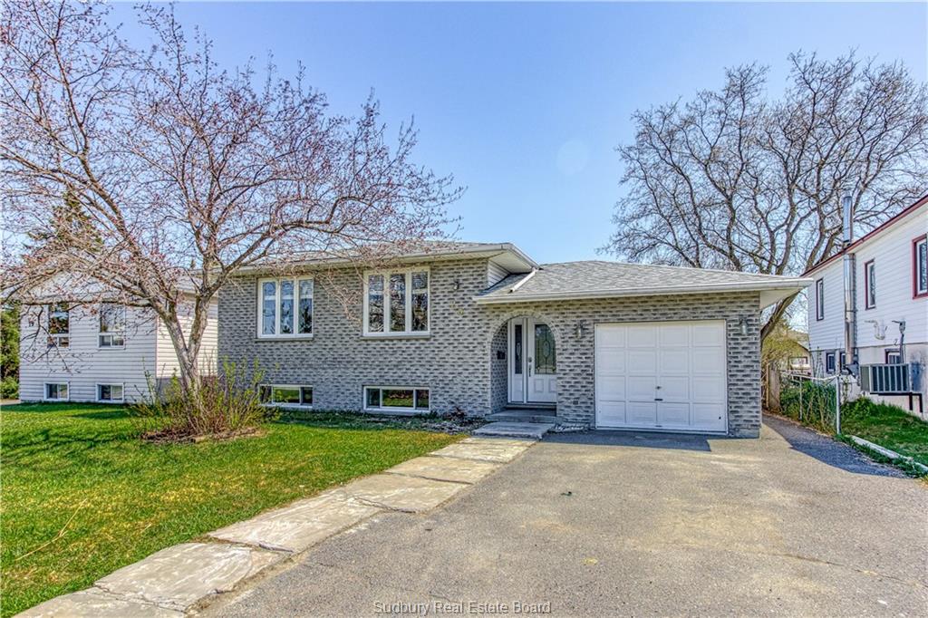 23 POULIN Street W, Azilda Ontario, Canada
