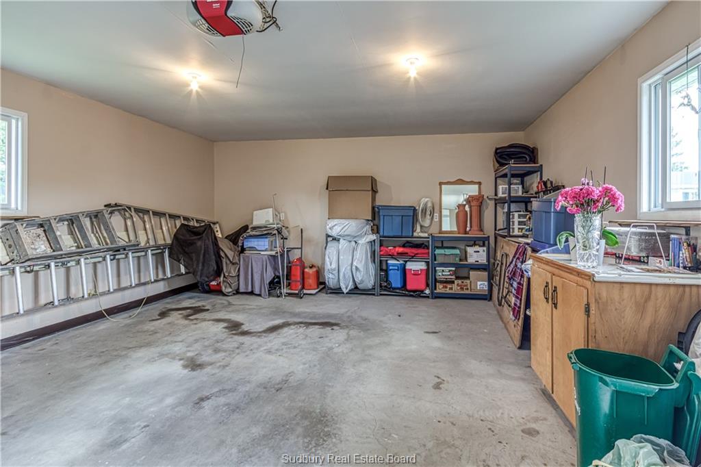 320 DENIS Crescent, Azilda Ontario, Canada
