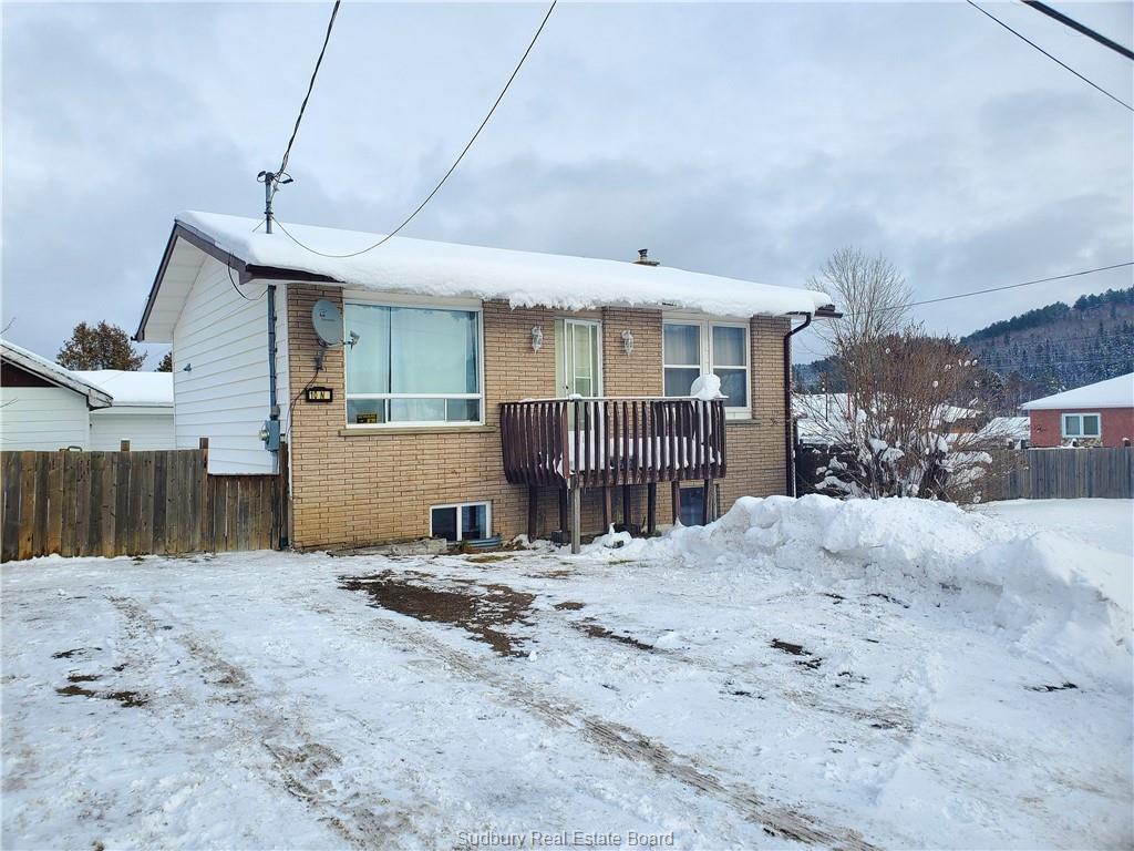 10 Third Avenue N, Levack Ontario, Canada