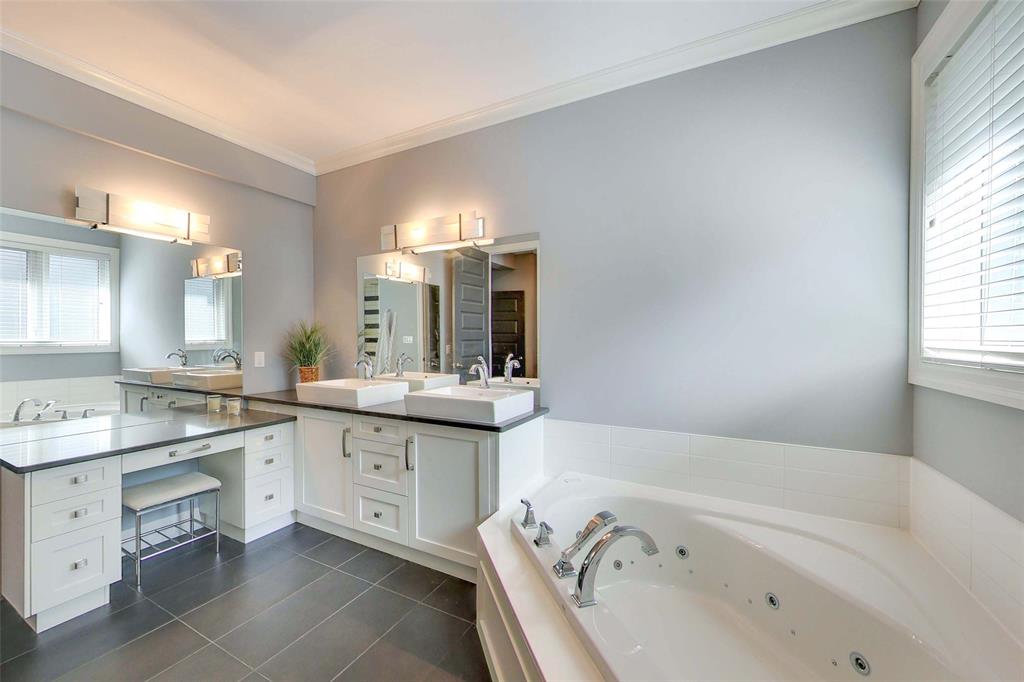 6745 HUMMINGBIRD Lane, Plympton-Wyoming, Ontario, Canada