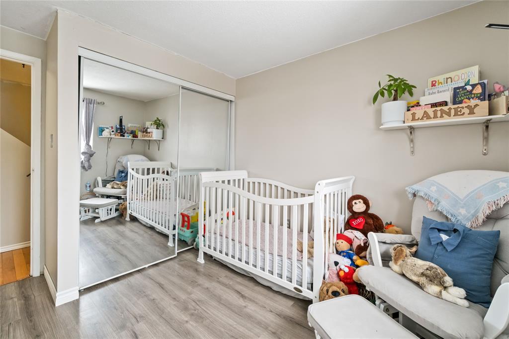 1221 THISTLEDOWN Avenue, Sarnia, Ontario, Canada