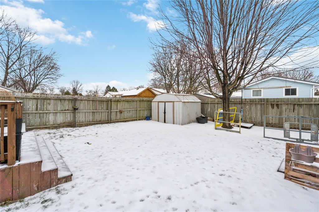 1221 THISTLEDOWN Avenue, Sarnia, Ontario, Canada