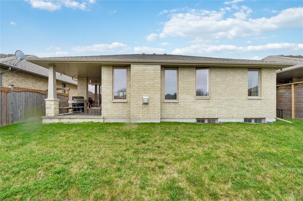 308 GRAHAM COUGHTRY Court, Sarnia, Ontario, Canada