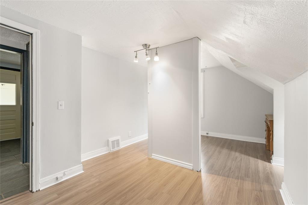 760 MICHIGAN Avenue Unit# UPPER, Sarnia, Ontario, Canada