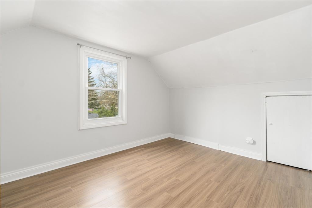 760 MICHIGAN Avenue Unit# UPPER, Sarnia, Ontario, Canada