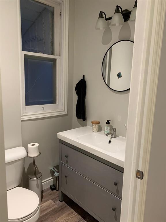 198 EUPHEMIA Street North Unit# FRONT, Sarnia, Ontario, Canada
