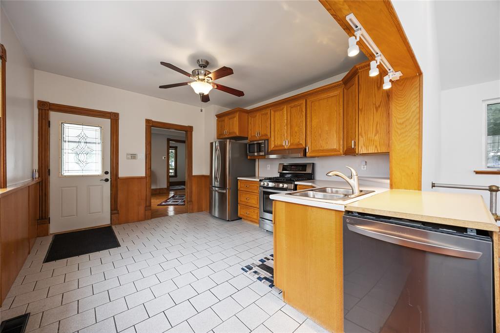 327 CROMWELL Street, Sarnia, Ontario, Canada photo 17