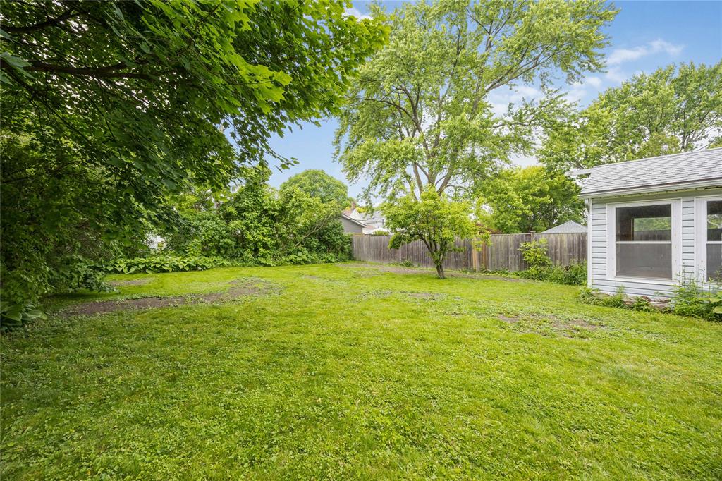 327 CROMWELL Street, Sarnia, Ontario, Canada photo 39