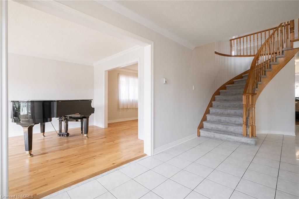 14 PEREGRINE Crescent, Cambridge, Ontario, Canada