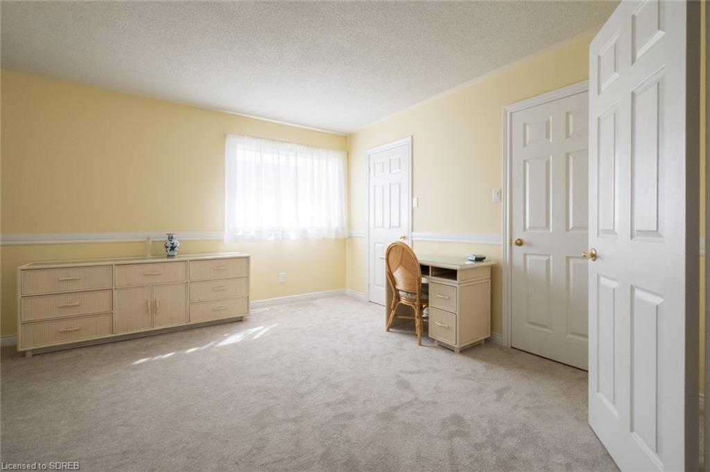 14 PEREGRINE Crescent, Cambridge, Ontario, Canada