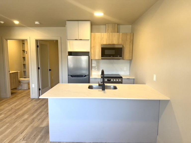 60 Wellington St, Unit 2, Stratford, Ontario, Canada photo 3