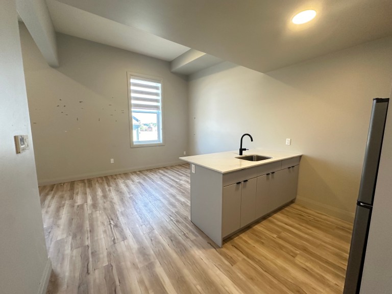 60 wellington St, Unit 8, Stratford, Ontario, Canada photo 4