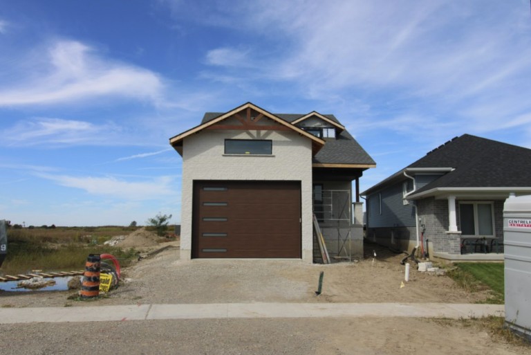 58 Trailside Drive, Stratford, Ontario, Canada photo 2