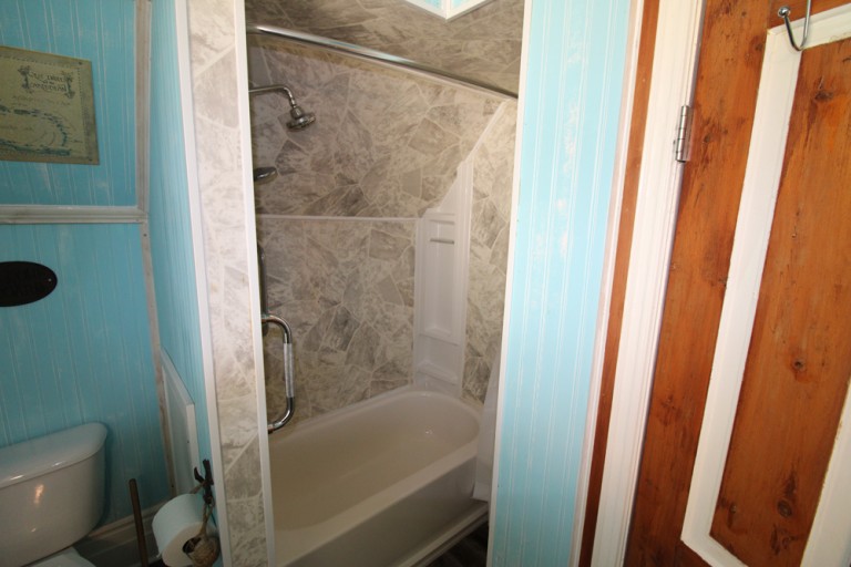 231 Queen St, Stratford, Ontario, Canada photo 10