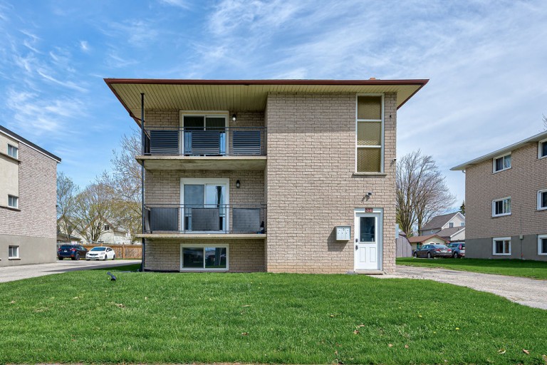 32 Oxford Street, Stratford, Ontario, Canada photo 2