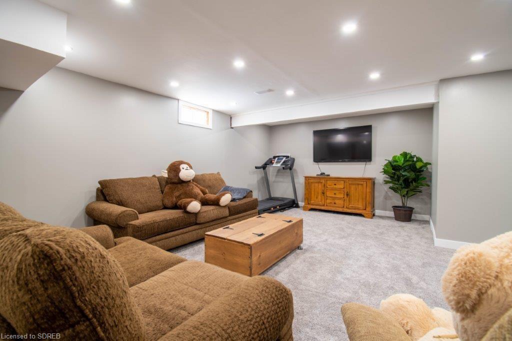 75 PARKWOOD Drive, Tillsonburg, Ontario, Canada
