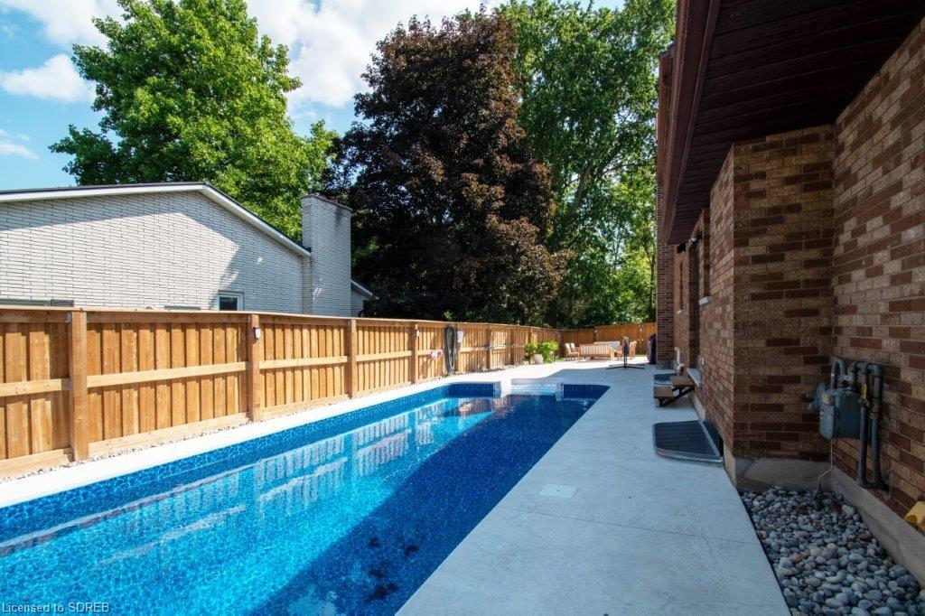 75 PARKWOOD Drive, Tillsonburg, Ontario, Canada